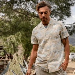 Men's Trippy Landscape Pattern Camp Shirt -New Navy Shop Mens Trippy Landscape Pattern Camp Shirt 101945 8 lg